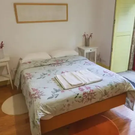 Spacious House In With Stunning Mountain Views, 150 M² Appartement