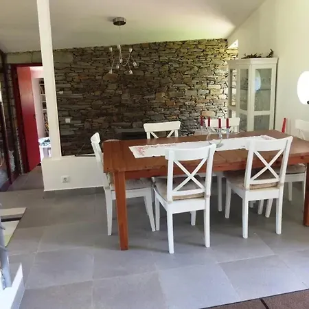 Spacious House In With Stunning Mountain Views, 150 M² Seia