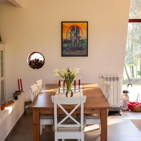 Spacious House In With Stunning Mountain Views, 150 M² Appartement *