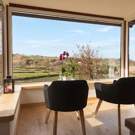 Spacious House In With Stunning Mountain Views, 150 M² Seia