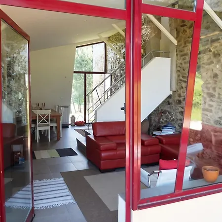 Spacious House In With Stunning Mountain Views, 150 M² Appartement *