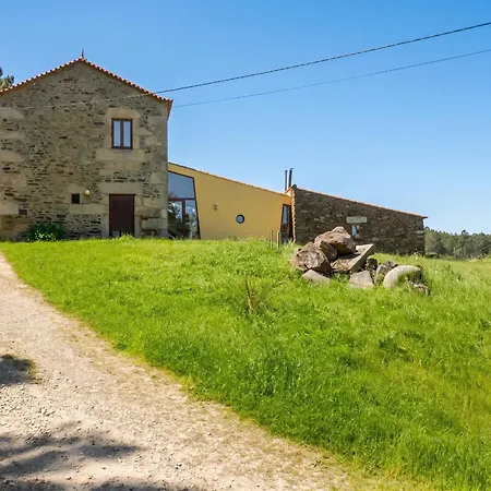 Spacious House In With Stunning Mountain Views, 150 M² Appartement *