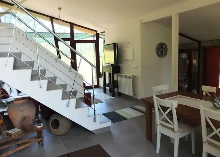 Spacious House In With Stunning Mountain Views, 150 M² *